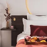 Seven 4* 파리