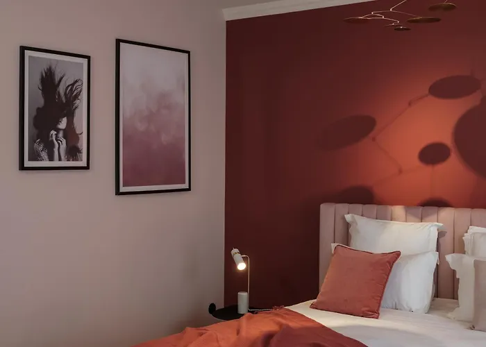 Seven Hotel