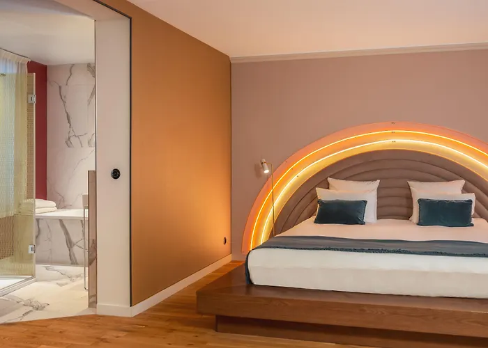 Seven Hotel