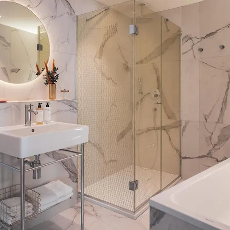 Hotel Seven 4*