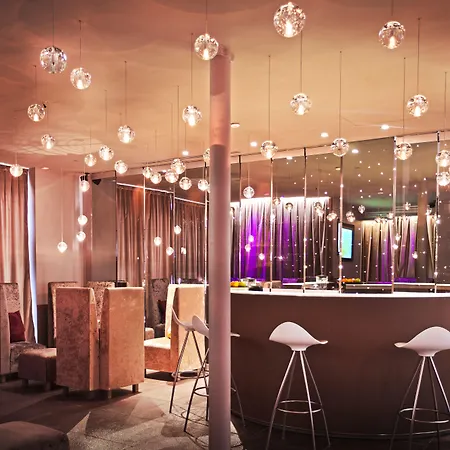 Seven Hotel