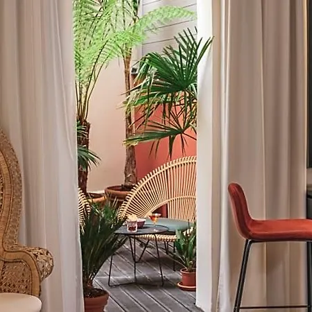 Hotel Seven