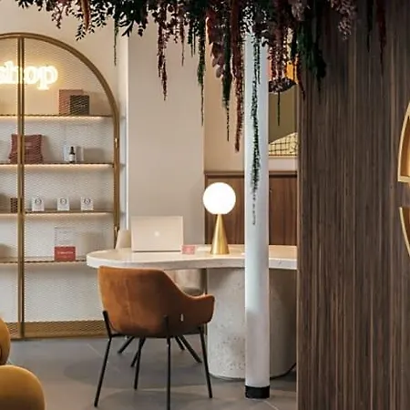 Hotel Seven 4*