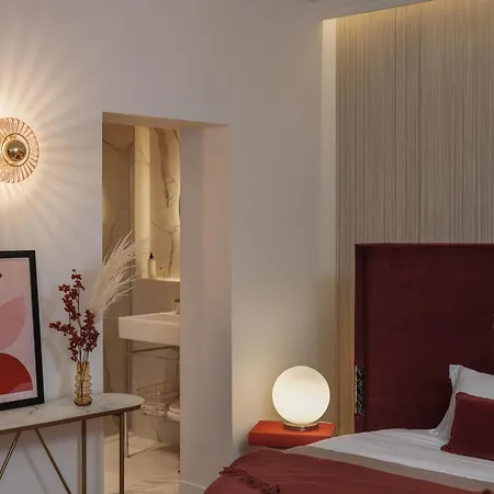 Seven Hotel