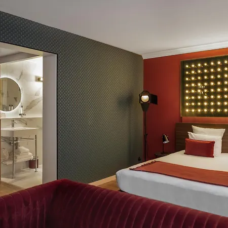 Seven Hotel