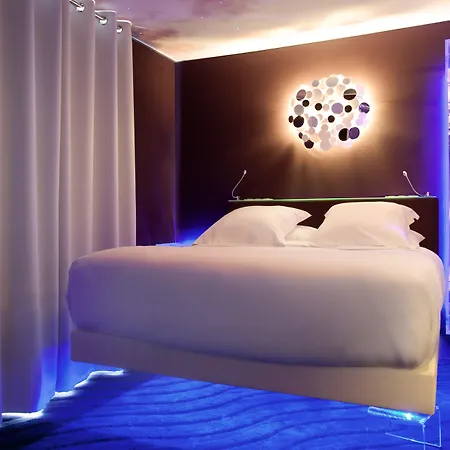 Hotel Seven