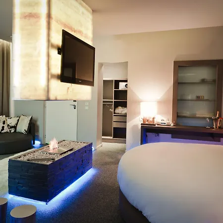 Hotel Seven 4*