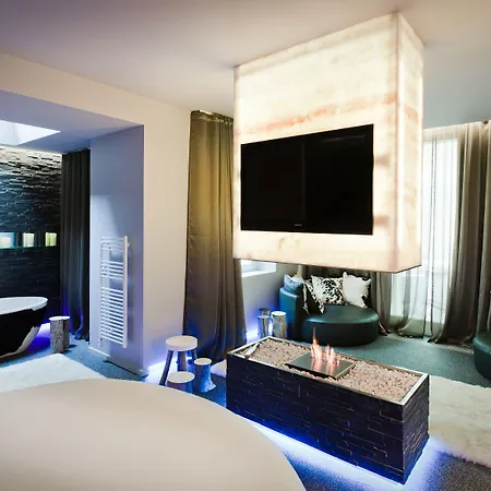 Seven Hotel